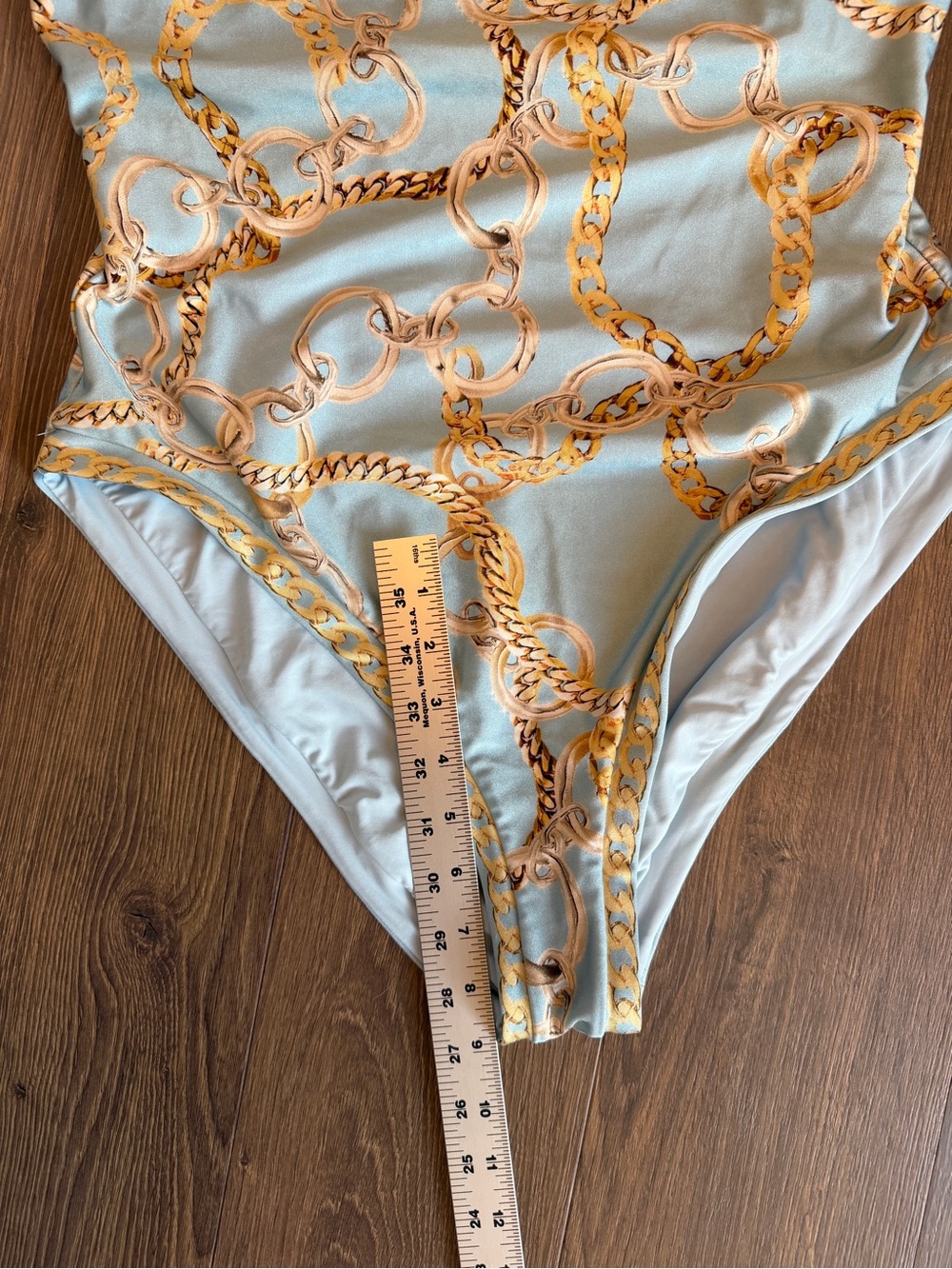 L’AGENCE Remi One-Piece Swimsuit – Sky Blue Multi Chain
Style #: LG5AP05-SYMC - Picture 12 of 16